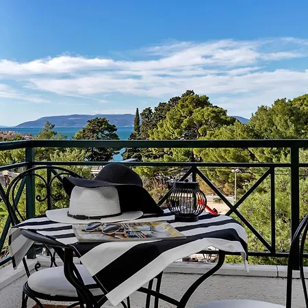 Dev On The In The Center