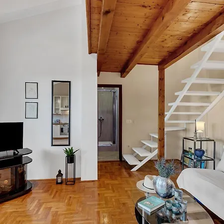 Apartment Dev On The In The Center