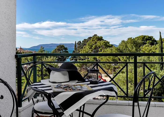 Dev On The In The Center