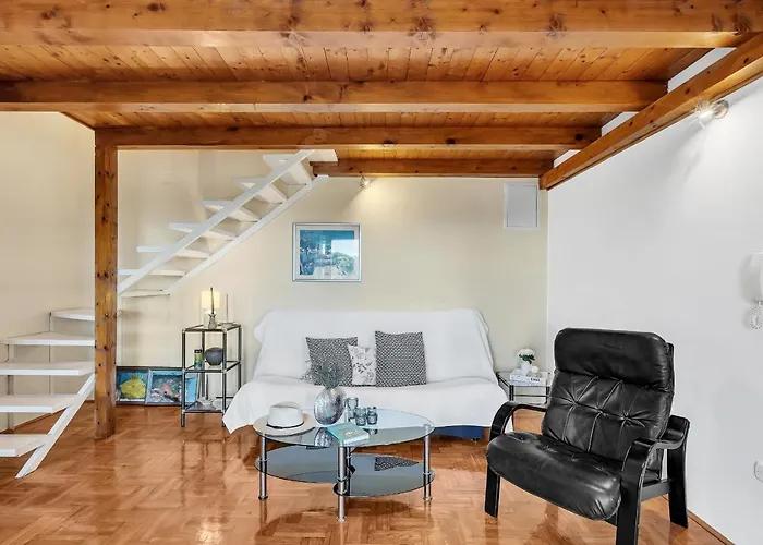 Dev On The In The Center Makarska